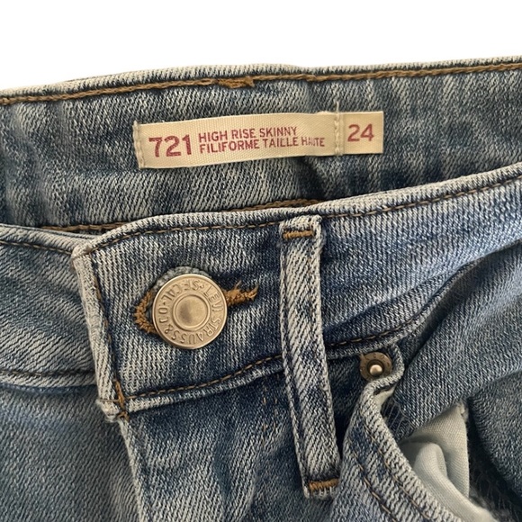 Levi’s 721 High-Rise Skinny Jeans - Picture 6 of 7